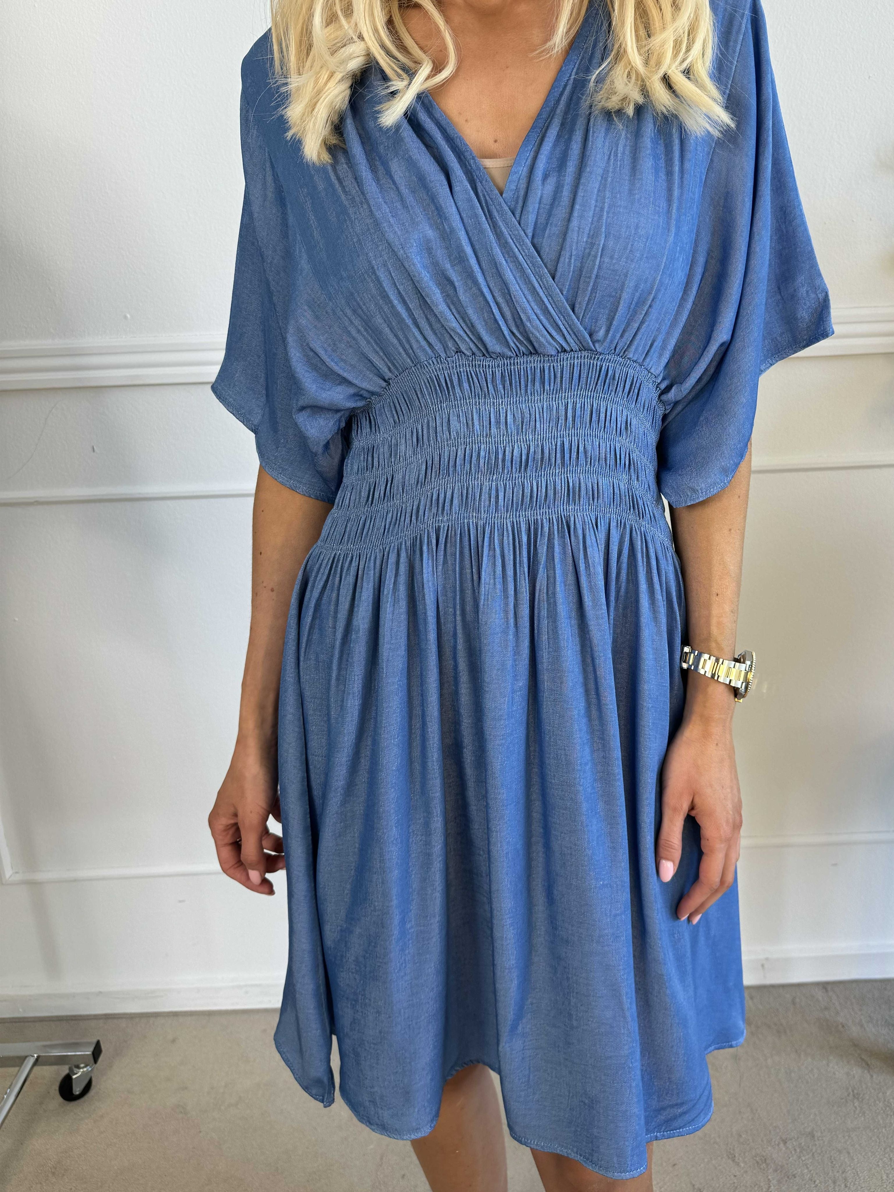 Pams Denim Short - Kjole med smock under brystet